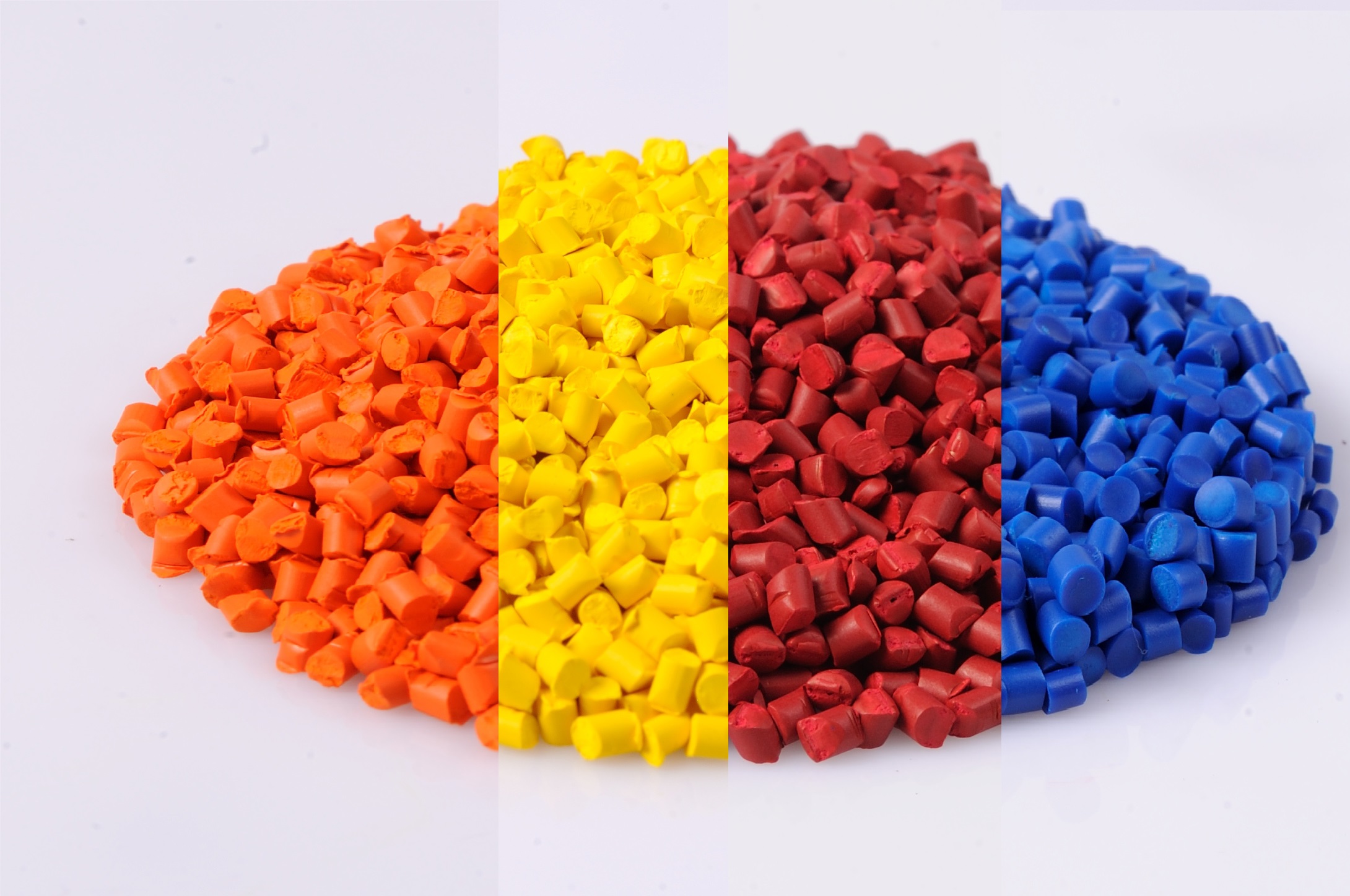 How is the Production Process of color masterbatch?